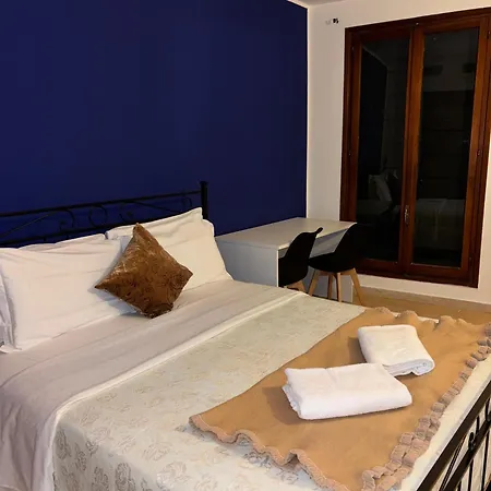 Canal Salieri Otel Venedik